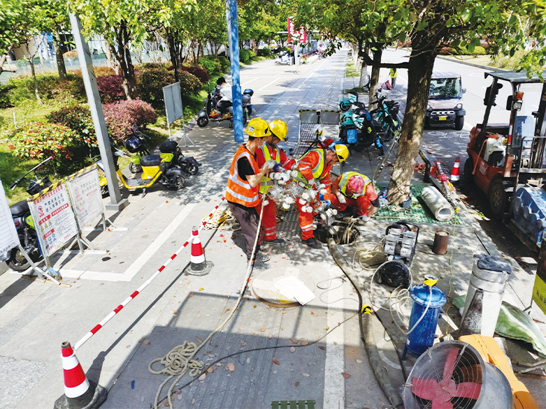  庆安UV-CIPP紫外光固化修复